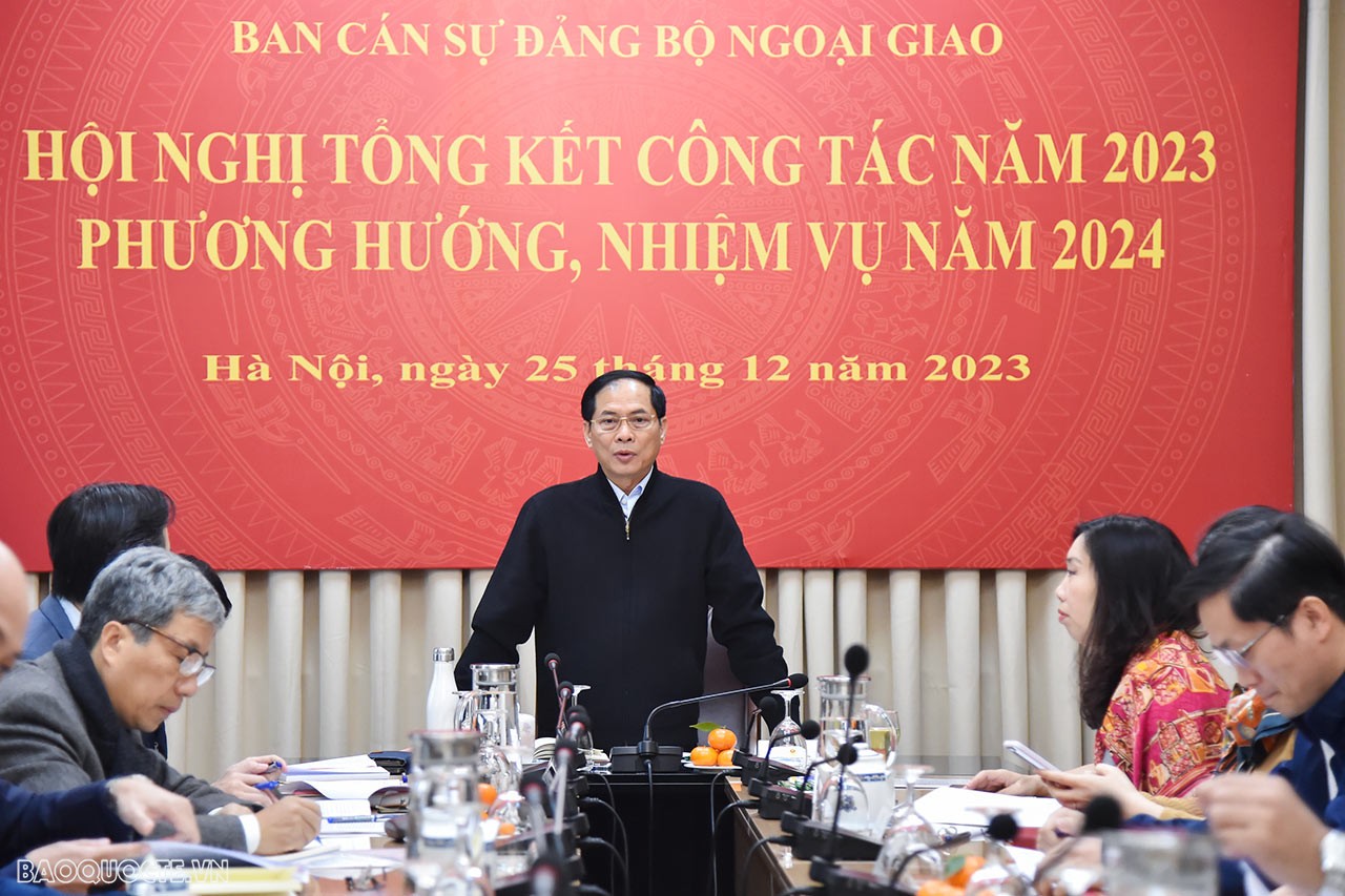 Toàn cảnh phiên Bế mạc Hội nghị Ngoại giao 32 qua ảnh Toàn cảnh phiên Bế mạc Hội nghị Ngoại giao 32 qua ảnh