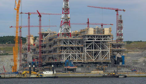 Một cấu trúc bê tông của liên doanh LNG 2 Bắc Cực tại Trung tâm Xây dựng LNG gần khu định cư Belokamenka, vùng Murmansk, Nga Một cấu trúc bê tông của liên doanh LNG 2 Bắc Cực tại Trung tâm Xây dựng LNG gần khu định cư Belokamenka, vùng Murmansk, Nga