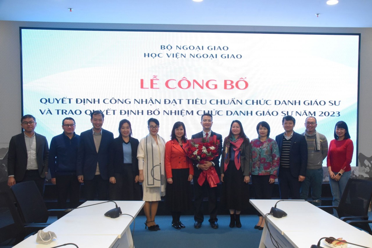 Khoa Kinh tế Quốc tế, Học viện Ngoại giao có Giáo sư đầu tiên