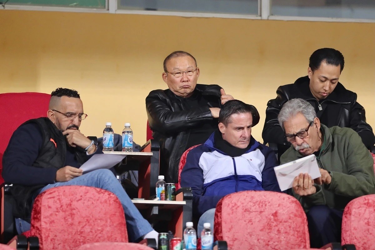 V-League 2023/24: HLV Park Hang Seo dự khán trận CLB Công an Hà Nội và CLB Bình Dương