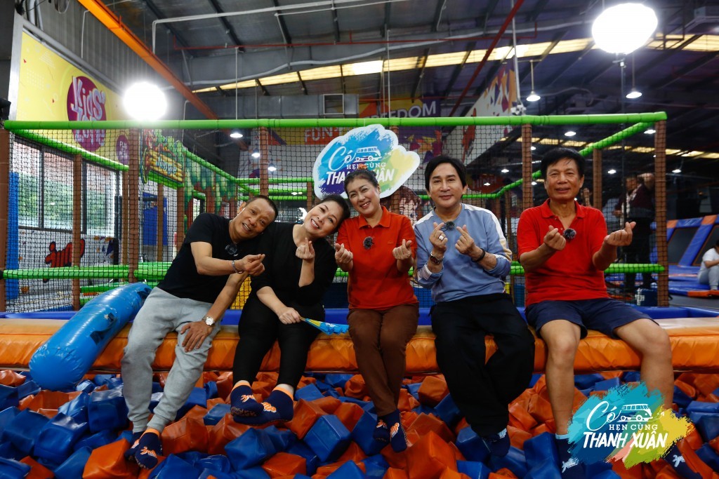 Có hẹn cùng thanh xuân - những chuyện giờ mới kể Có hẹn cùng thanh xuân - những chuyện giờ mới kể