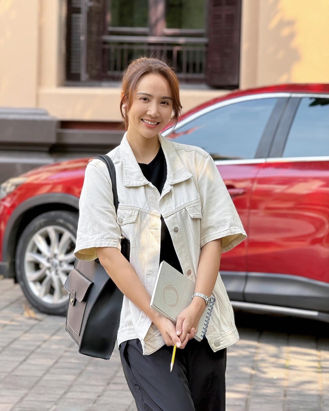 Chúng ta của 8 năm sau: Tạo hình, phong cách thời trang đối lập của Phan Minh Huyền và Thùy Anh