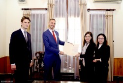 Bộ Ngoại giao trao Giấy Chấp nhận lãnh sự danh dự của Cộng hòa Ba Lan tại Việt Nam