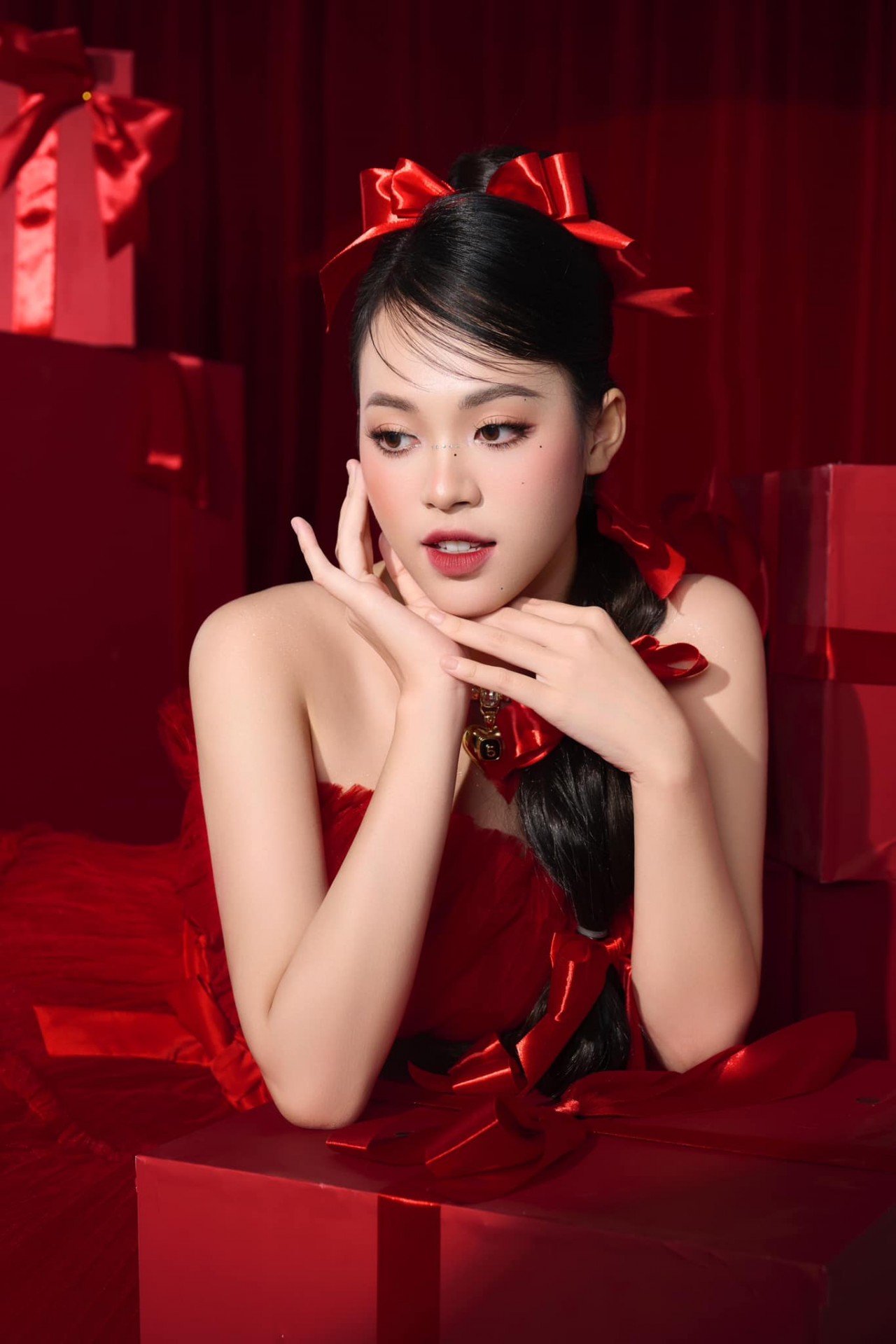 Á hậu Trịnh Thùy Linh