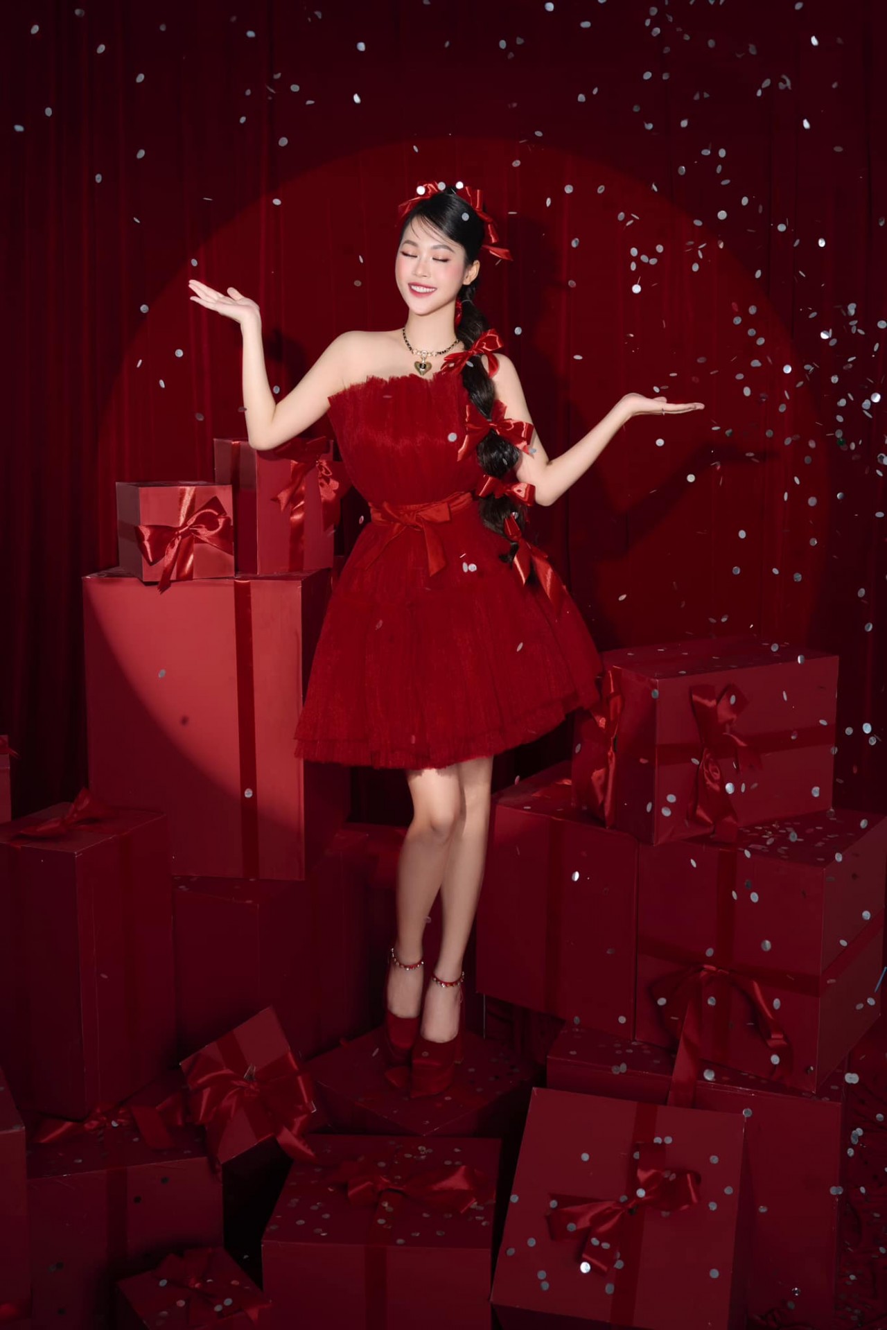 Á hậu Trịnh Thùy Linh