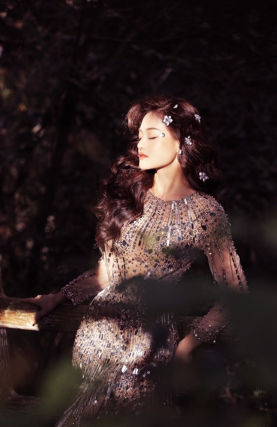 Thùy Anh xinh đẹp trong bộ ảnh giới thiệu BST thời trang Xuân Hè 2024