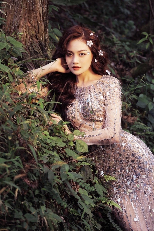 Thùy Anh xinh đẹp trong bộ ảnh giới thiệu BST thời trang Xuân Hè 2024