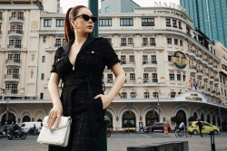 Sao Việt: Lý Nhã Kỳ 'than thở' vì phải một mình dịp Noel, Diệu Nhi dịu dàng với đầm trắng