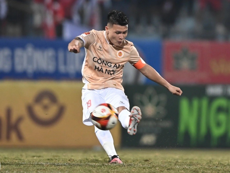 Quang Hải, Tiến Linh, Tuấn Hải... đạt phong độ cao trước ngày hội quân đội tuyển Việt Nam Quang Hải, Tiến Linh, Tuấn Hải... đạt phong độ cao trước ngày hội quân đội tuyển Việt Nam