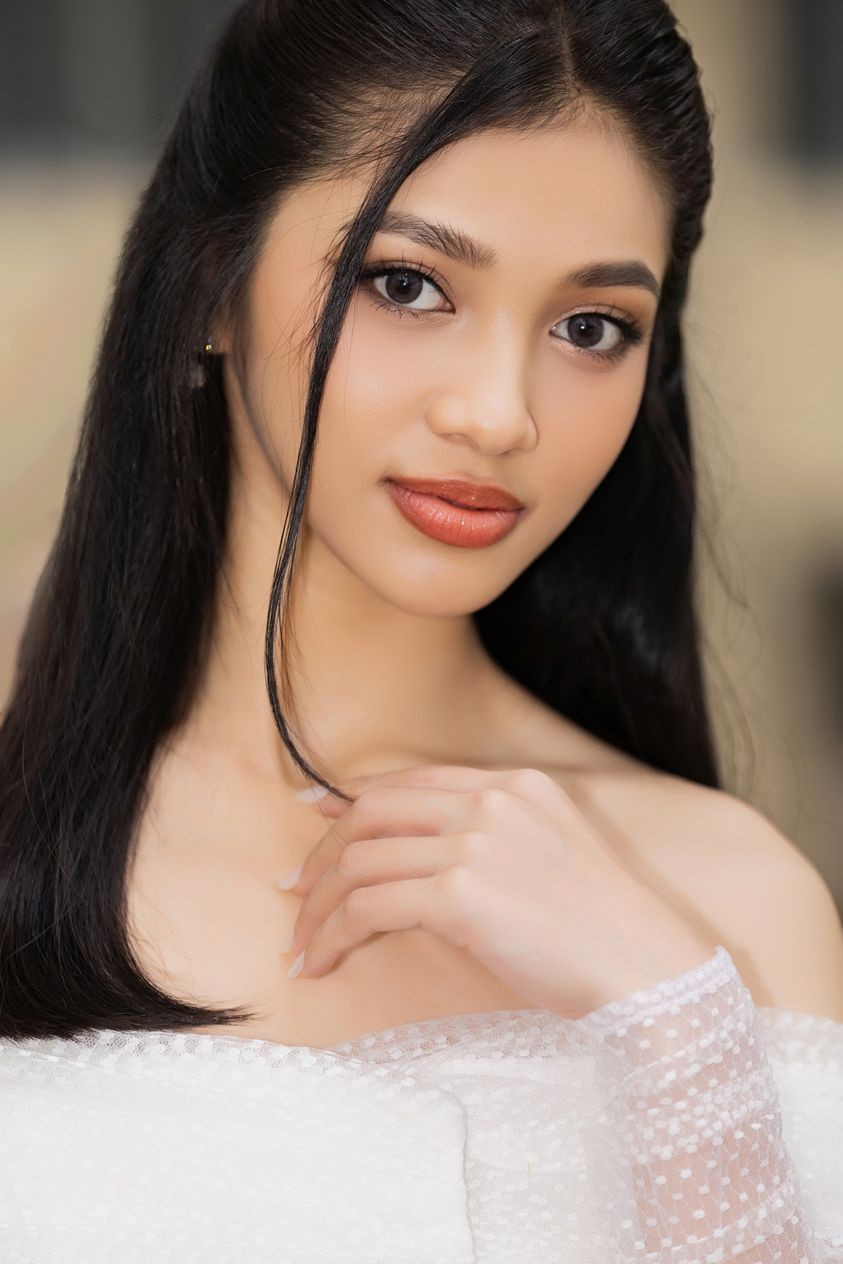 Á hậu Huỳnh Minh Kiên