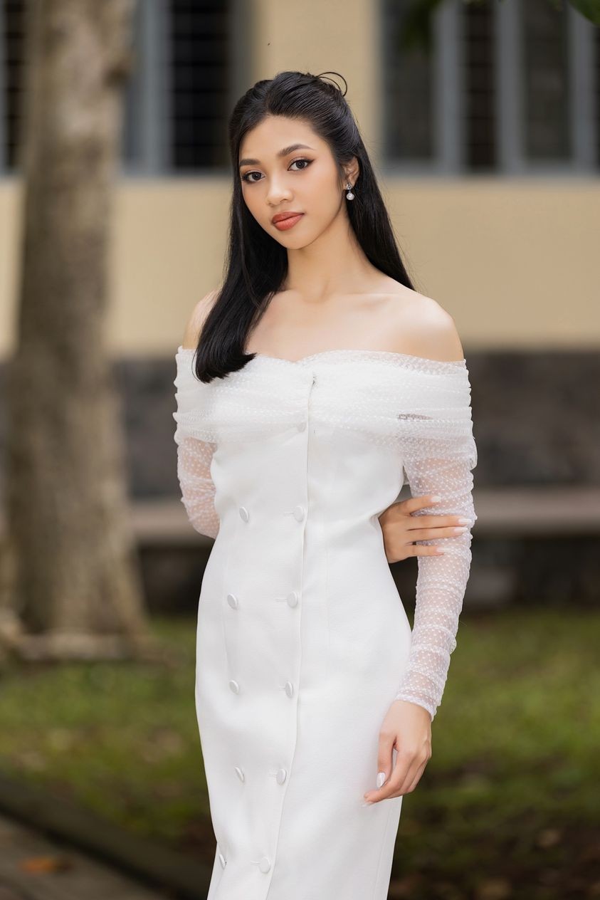 Á hậu Huỳnh Minh Kiên