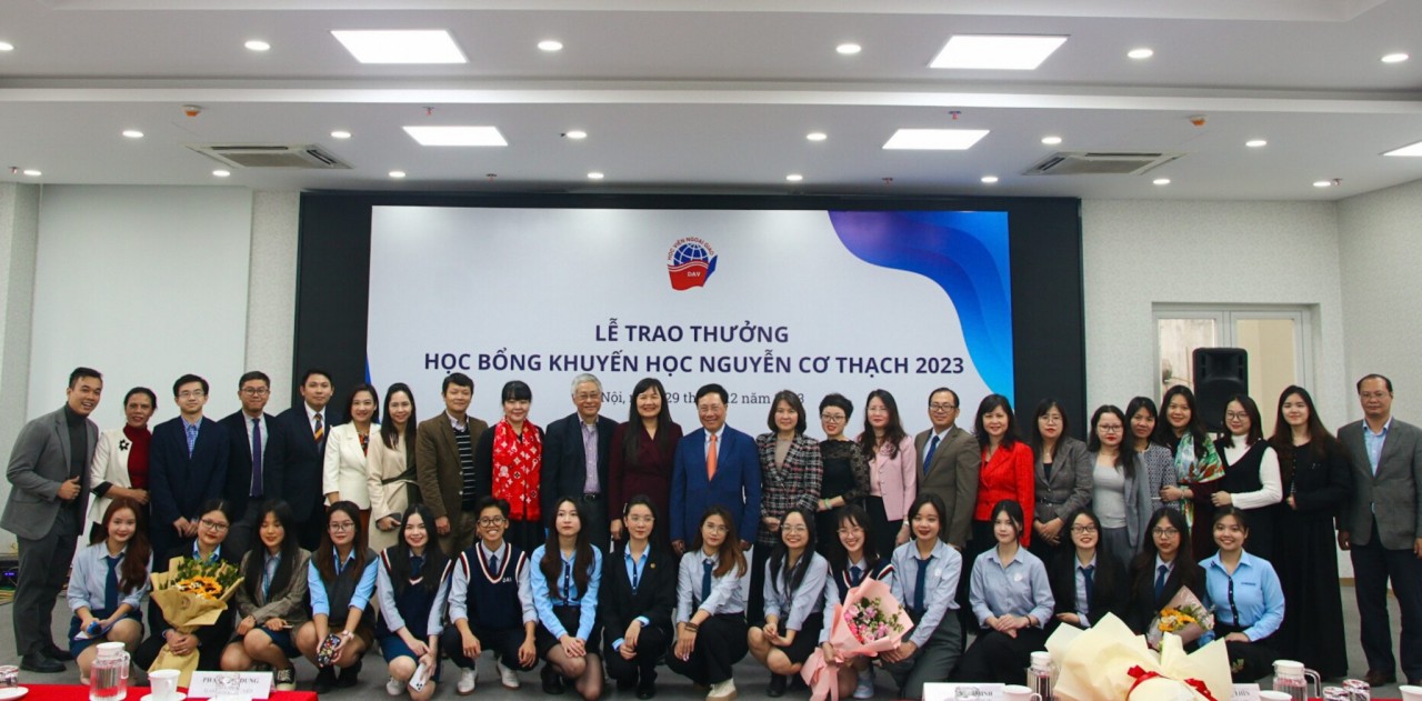 17 sinh viên Học viện Ngoại giao vinh dự nhận Học bổng Nguyễn Cơ Thạch