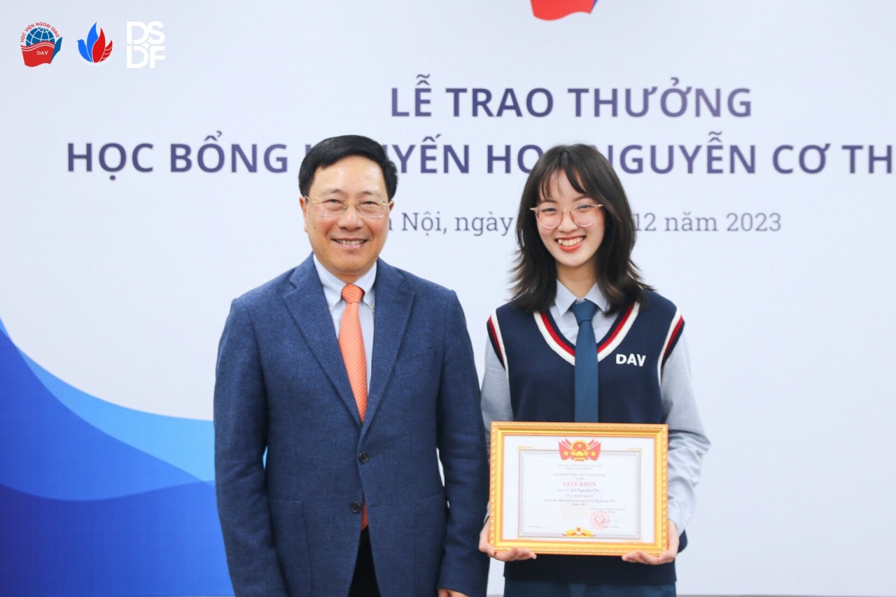 17 sinh viên Học viện Ngoại giao vinh dự nhận Học bổng Nguyễn Cơ Thạch