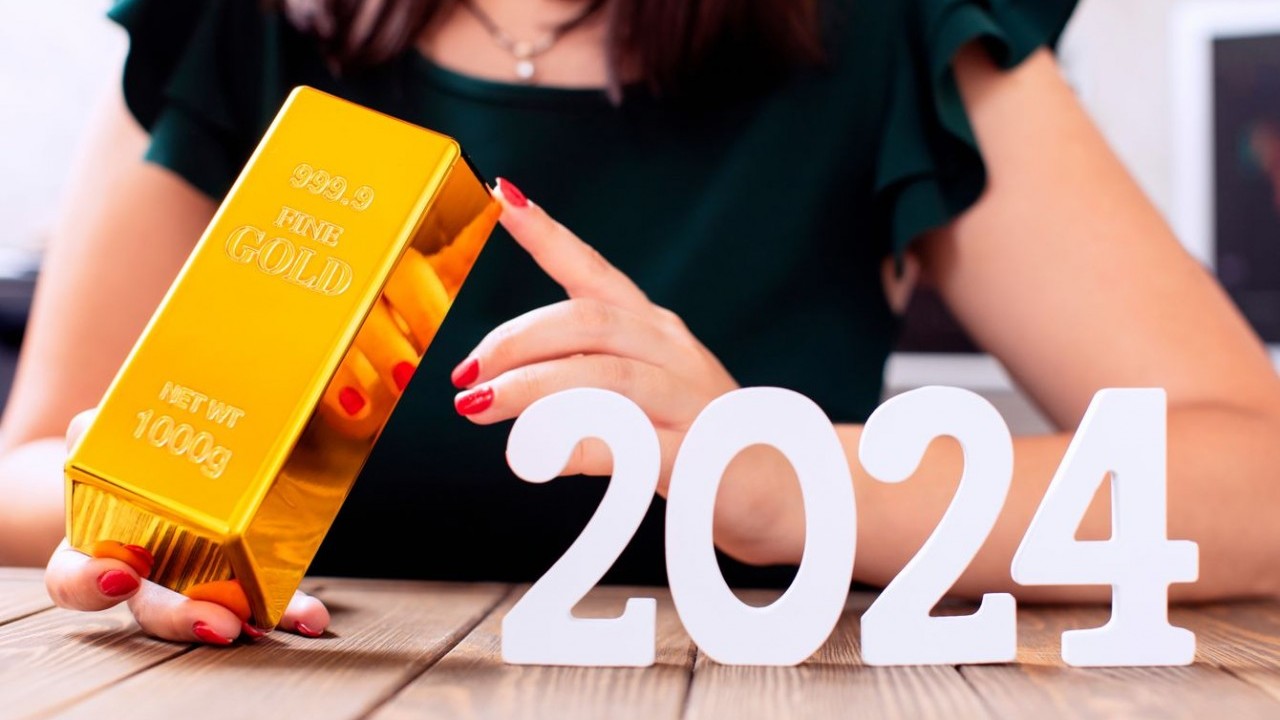 gia vang hom nay 612024 gia vang neo cao vang mieng van hot se cham moc 2300 usdounce trong nam nay
