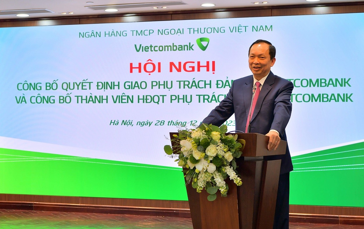 Vietcombank công bố quyết định giao phụ trách Đảng bộ và thành viên phụ trách Hội đồng quản trị Vietcombank công bố quyết định giao phụ trách Đảng bộ và thành viên phụ trách Hội đồng quản trị