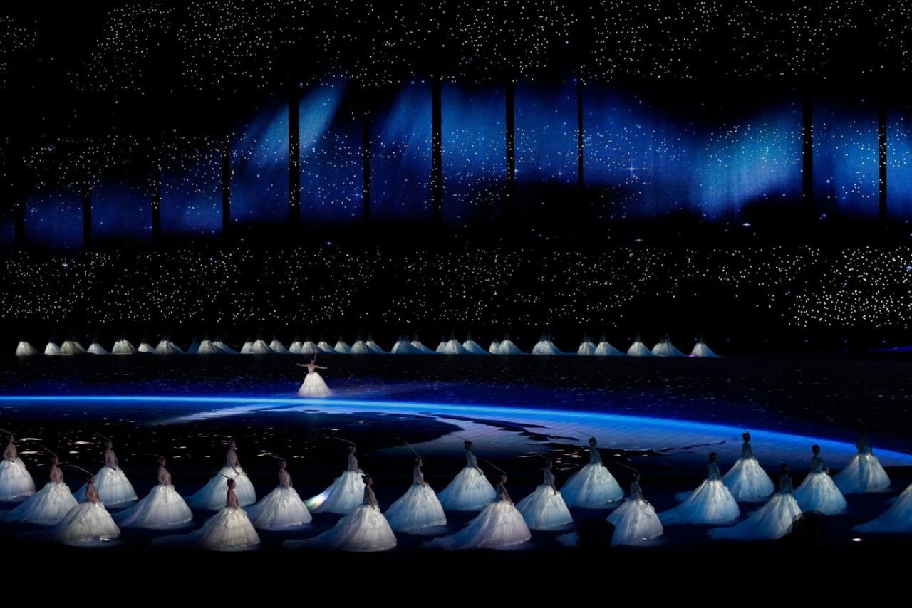 Ảnh ấn tượng 2023: ‘Nóng rẫy’ xung đột Nga Ukraine, Israel-Hamas, những mất mát không thể hiểu nổi và nhiều chuyến công du lịch sử