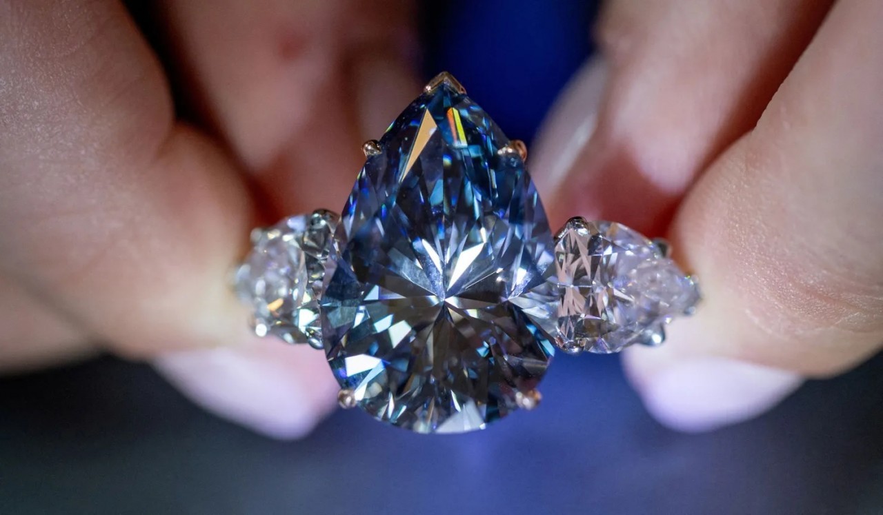 Ảnh ấn tượng 2023: ‘Nóng rẫy’ xung đột Nga Ukraine, Israel-Hamas, những mất mát không thể hiểu nổi và nhiều chuyến công du lịch sử