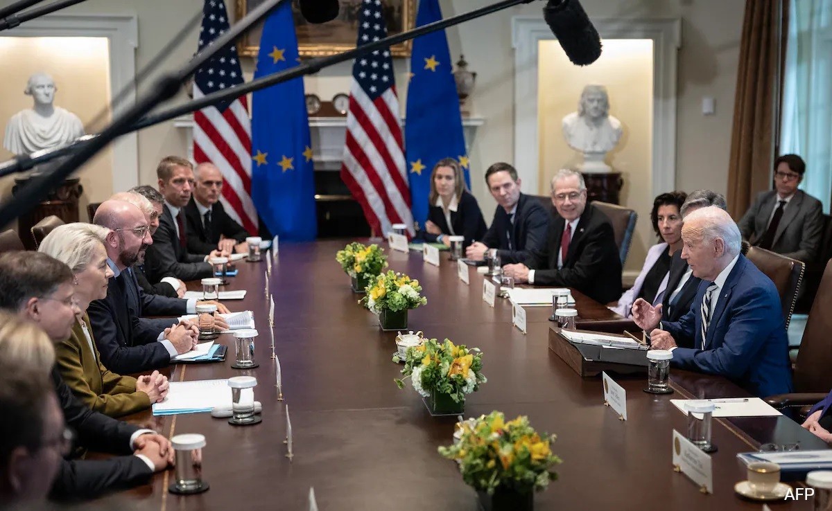 Ảnh ấn tượng 2023: ‘Nóng rẫy’ xung đột Nga Ukraine, Israel-Hamas, những mất mát không thể hiểu nổi và nhiều chuyến công du lịch sử