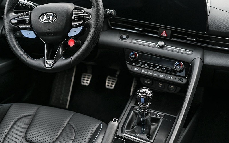 Cận cảnh Hyundai Elantra N vừa trình làng tại Việt Nam Cận cảnh Hyundai Elantra N vừa trình làng tại Việt Nam