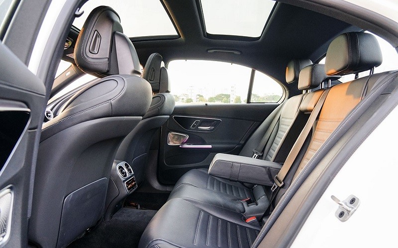 Cận cảnh Hyundai Elantra N vừa trình làng tại Việt Nam Cận cảnh Hyundai Elantra N vừa trình làng tại Việt Nam