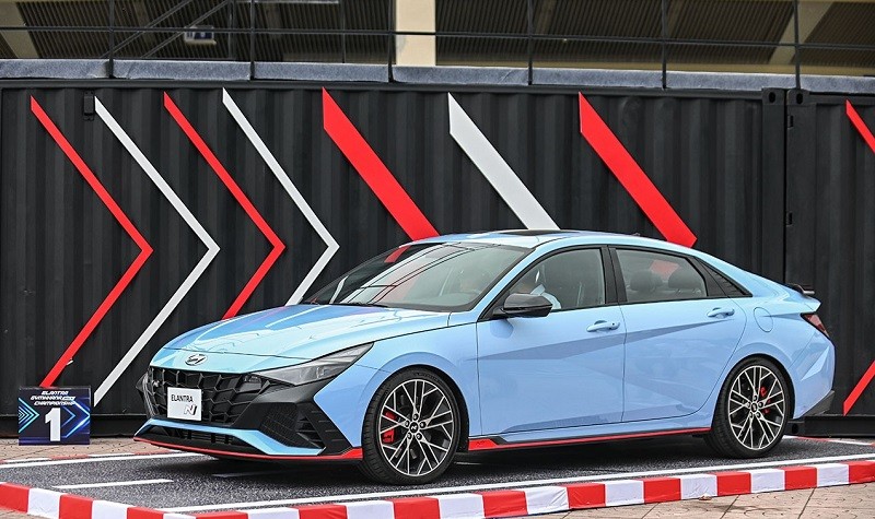 Cận cảnh Hyundai Elantra N vừa trình làng tại Việt Nam Cận cảnh Hyundai Elantra N vừa trình làng tại Việt Nam