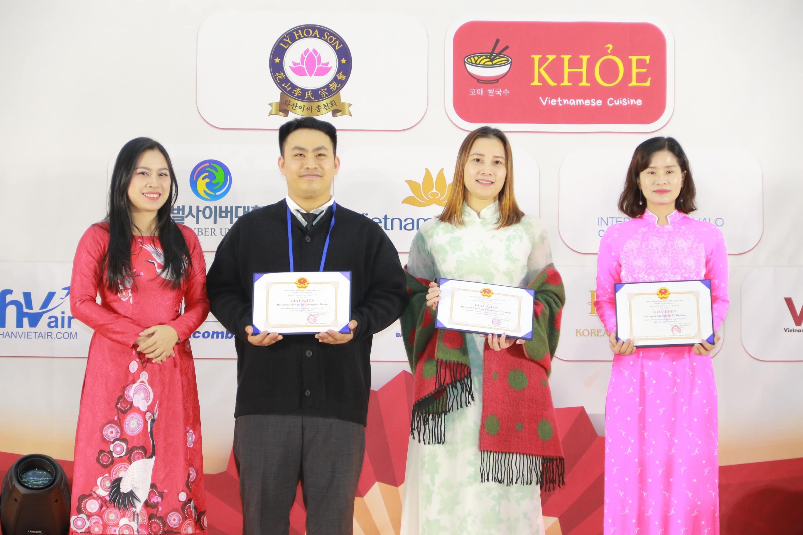 Tết yêu thương của người Việt tại xứ sở kim chi Tết yêu thương của người Việt tại xứ sở kim chi