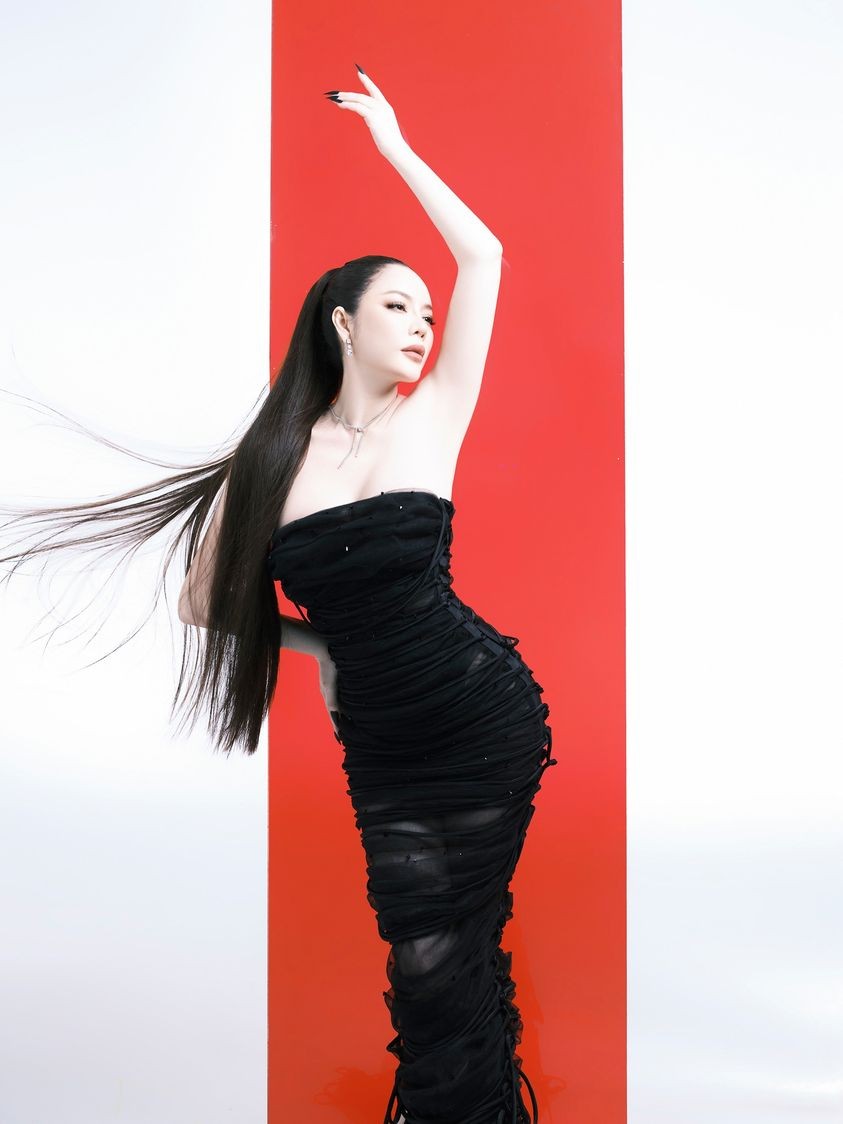 Diễn viên Lý Nhã Kỳ Diễn viên Lý Nhã Kỳ