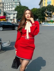 Sao Việt: Á hậu Phương Nhi đẹp mong manh, Lệ Quyên đăng ảnh 'cực ngọt' bên bạn trai