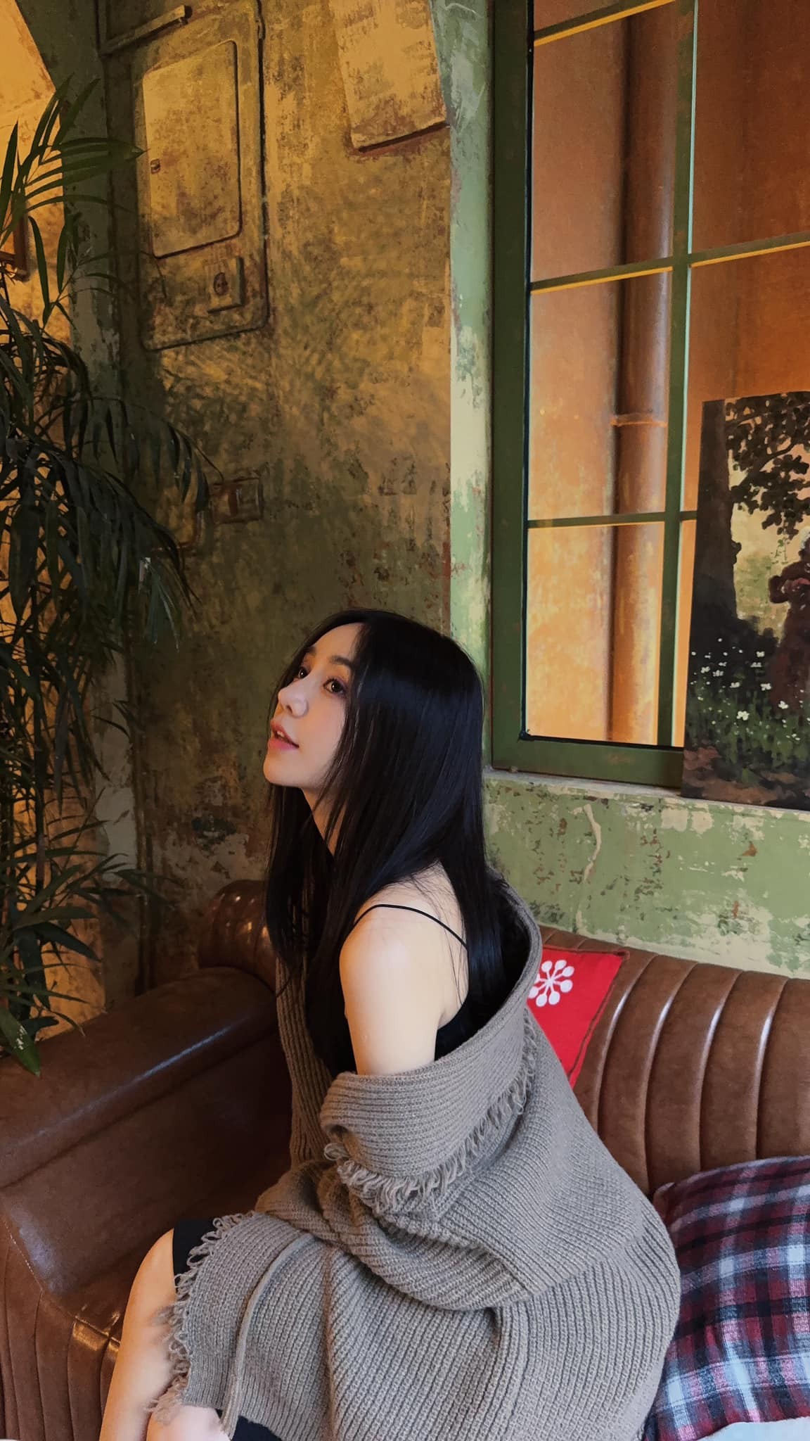 Gu thời trang đời thường của diễn viên Quỳnh Kool