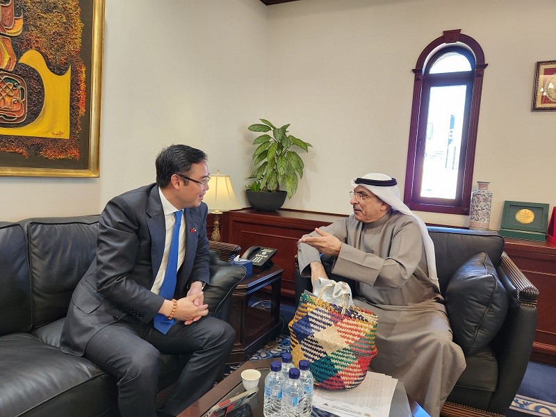Đại sứ Ngô Toàn Thắng chúc mừng Quỹ Kuwait nhân dịp kỷ niệm 62 năm thành lập