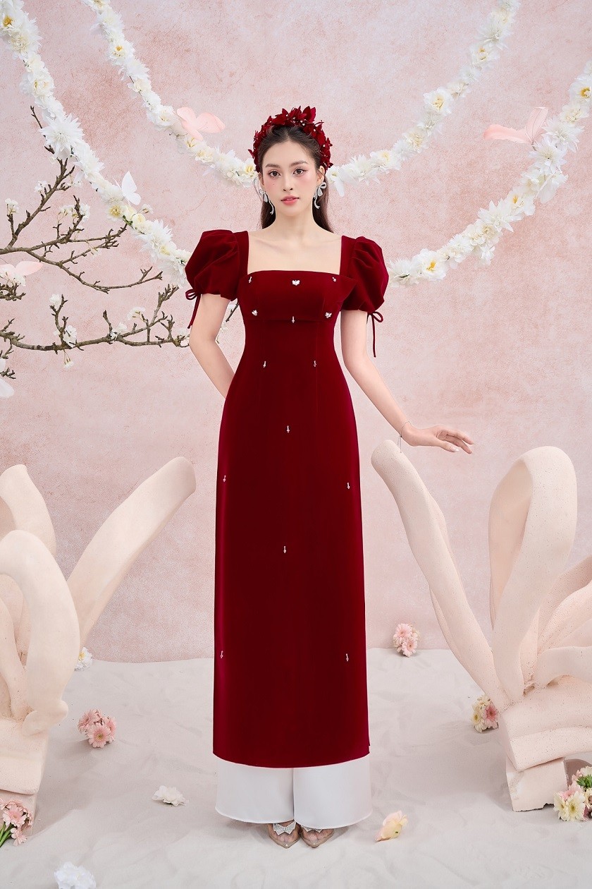 Hoa hậu Tiểu Vy áo dài