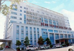 Bệnh viện Đa khoa Vĩnh Long: Chú trọng nâng cao trình độ chuyên môn, y đức