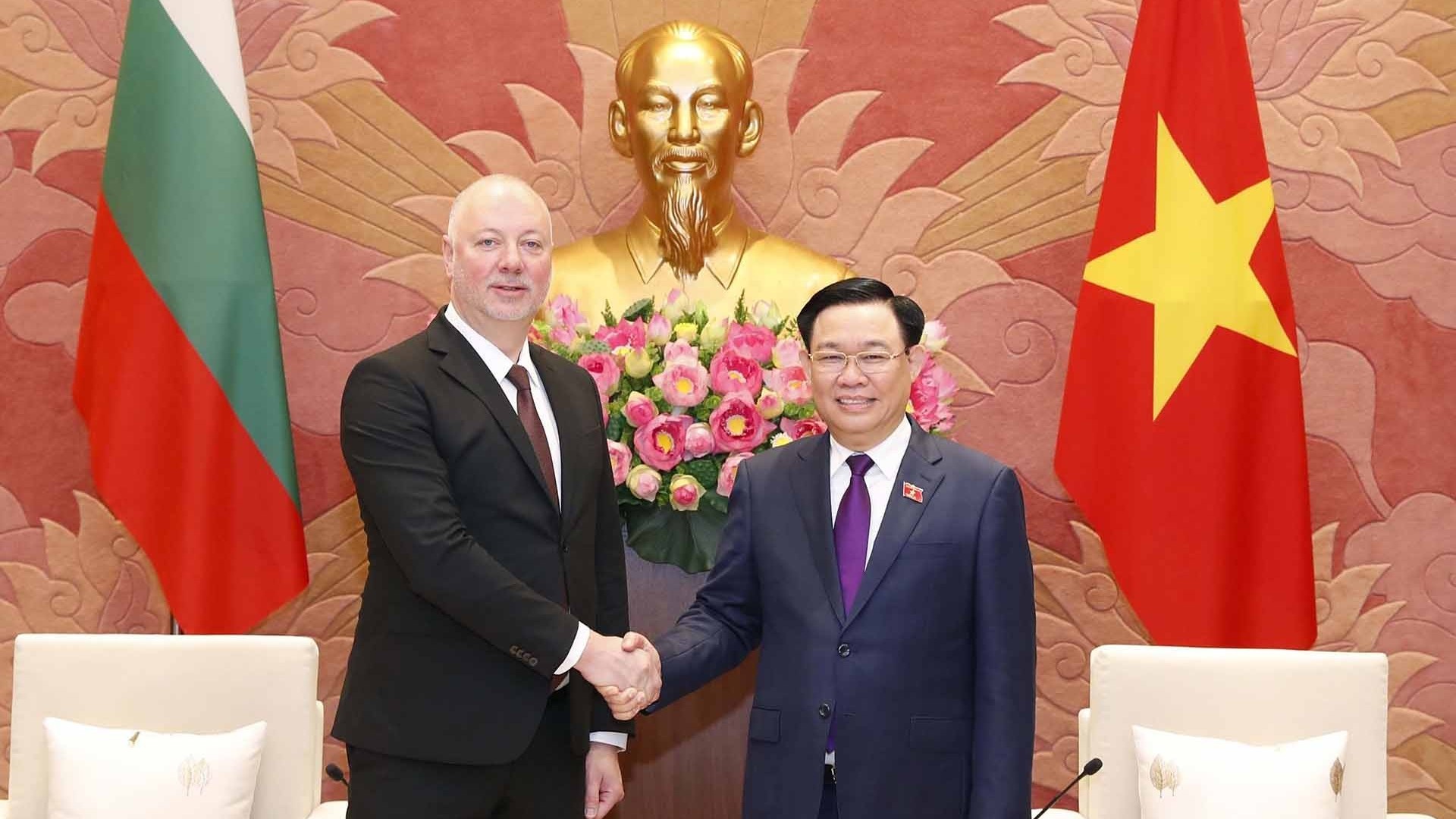 hop tac quoc hoi la tru cot quan trong trong quan he viet nambulgaria