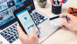 Hà Nội: Phấn đấu mục tiêu 100% người dân đang hưởng trợ cấp ưu đãi nhận chi trả không dùng tiền mặt qua tài khoản