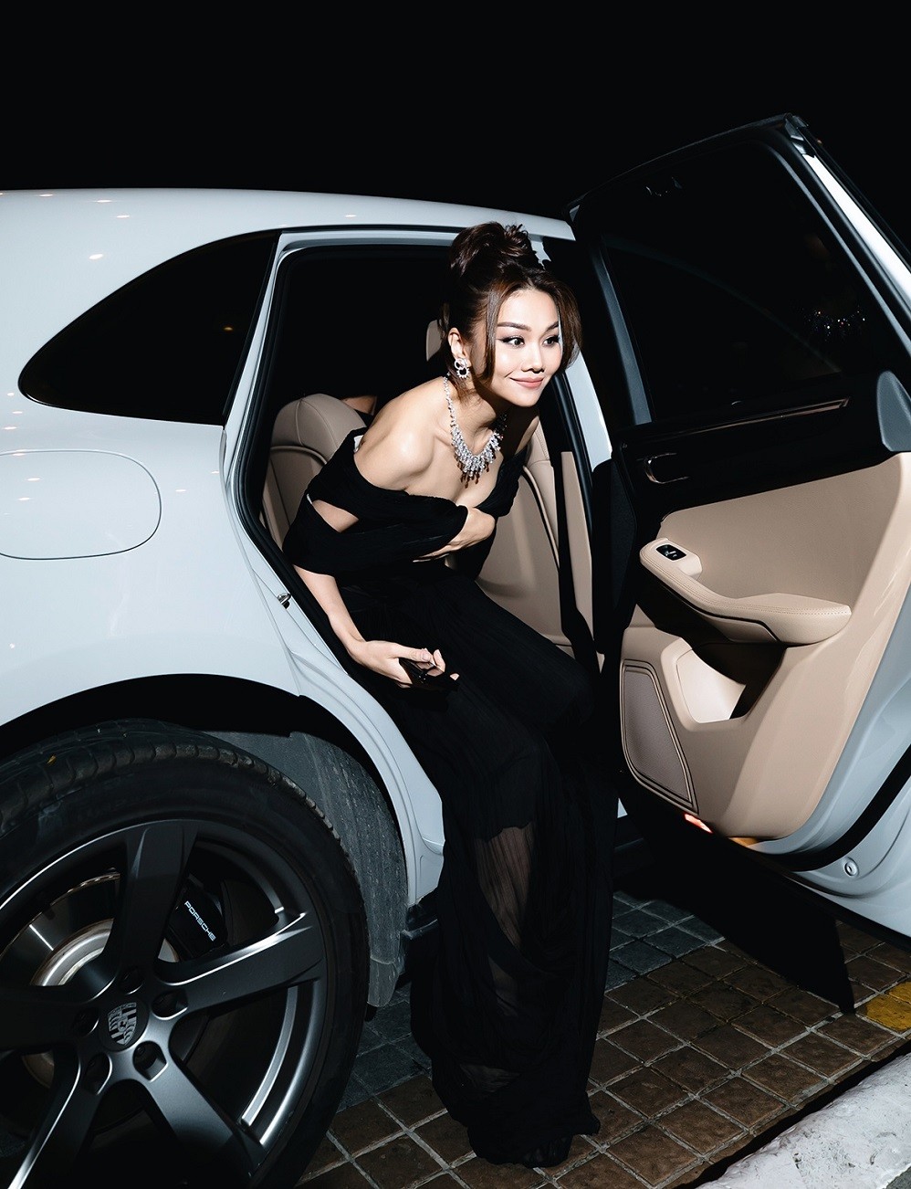 Tối 9/1, Thanh Hằng là khách mời dự sự kiện Male Icon Awards 2023 ở TP. Hồ Chí Minh. Siêu mẫu diện váy trễ vai xuyên thấu của NTK Công Trí, tôn nhan sắc ngày càng xinh đẹp. (Ảnh: Windy) Tối 9/1, Thanh Hằng là khách mời dự sự kiện Male Icon Awards 2023 ở TP. Hồ Chí Minh. Siêu mẫu diện váy trễ vai xuyên thấu của NTK Công Trí, tôn nhan sắc ngày càng xinh đẹp. (Ảnh: Windy)