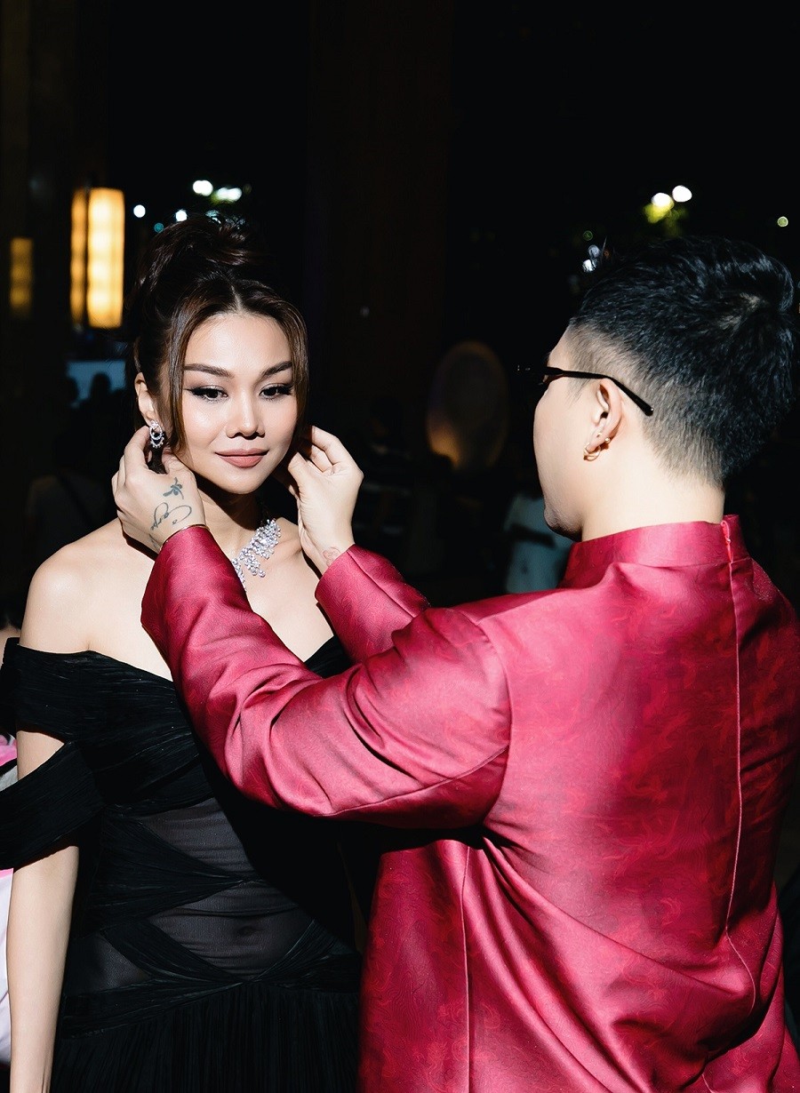 Siêu mẫu Thanh Hằng xinh đẹp nổi bật nhận giải thưởng Biểu tượng phụ nữ của năm 2023 Siêu mẫu Thanh Hằng xinh đẹp nổi bật nhận giải thưởng Biểu tượng phụ nữ của năm 2023