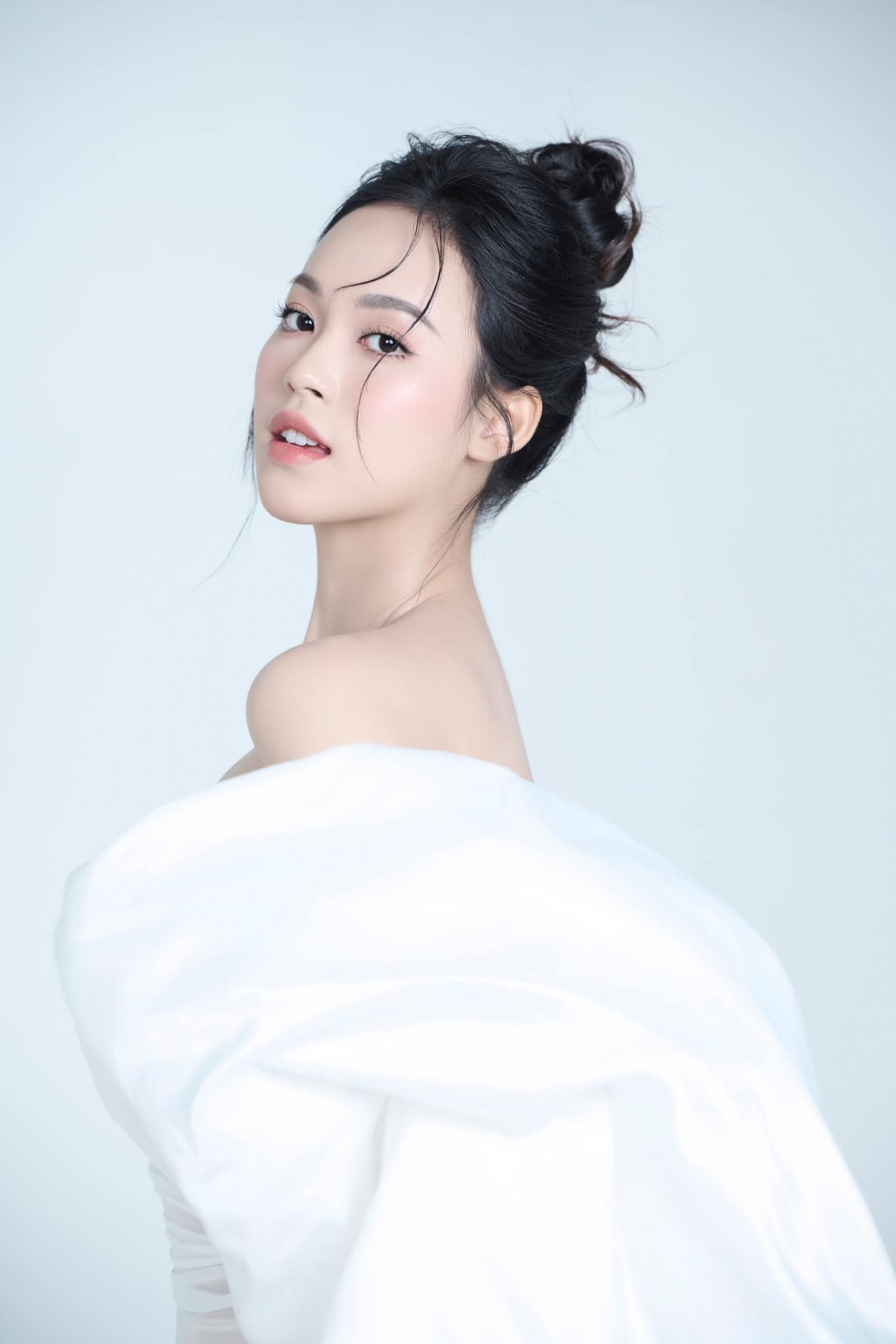 Á hậu Trịnh Thùy Linh