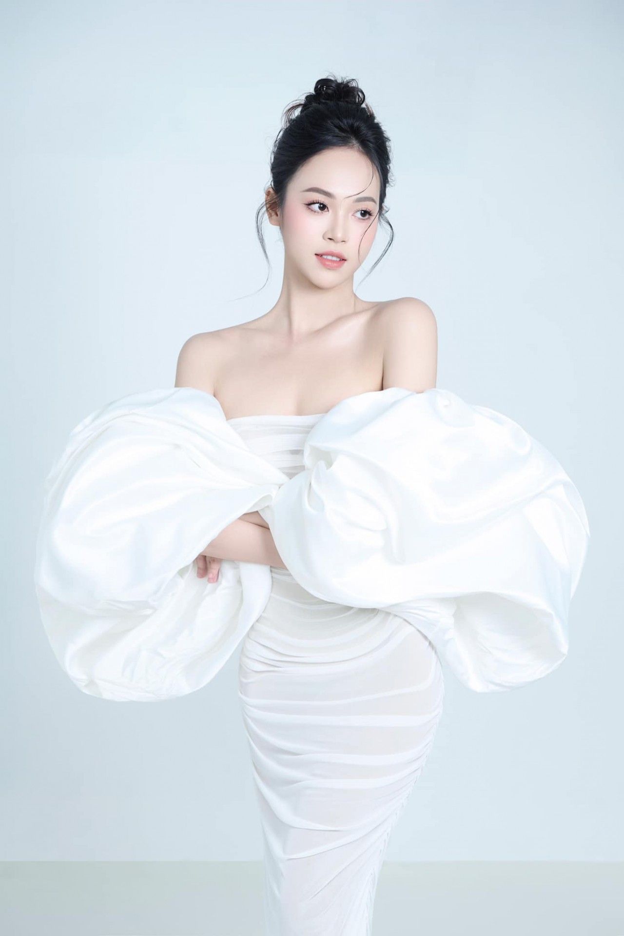 Á hậu Trịnh Thùy Linh