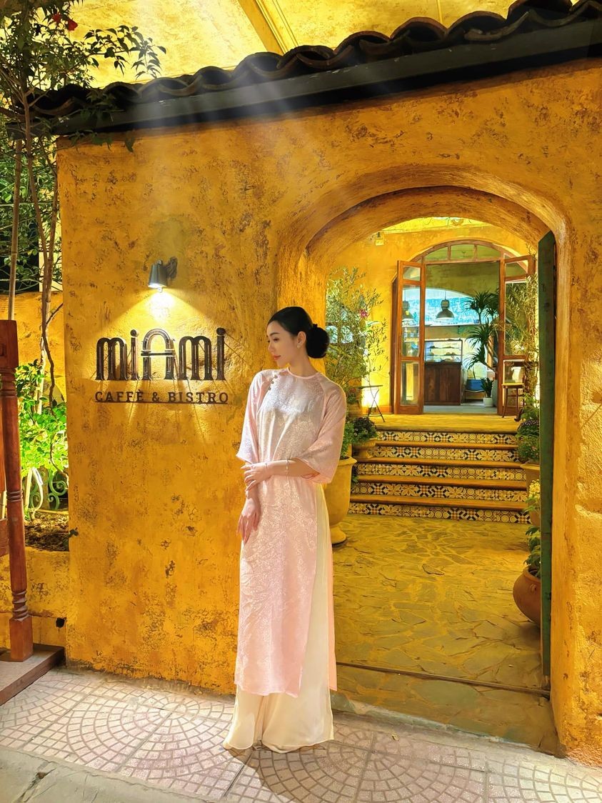 'Cô giáo Nguyệt' 'Chúng ta của 8 năm sau" - Quỳnh Kool