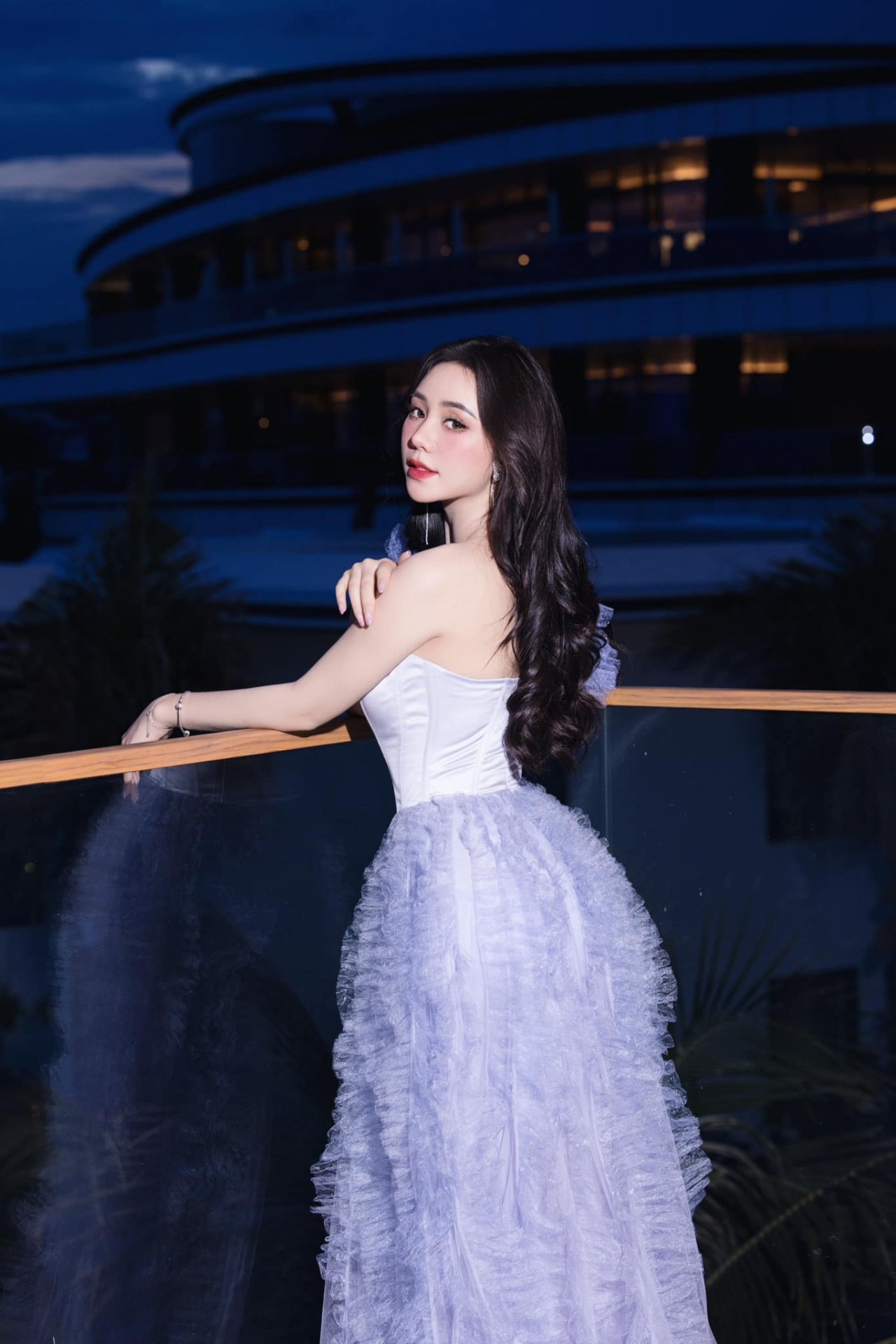 'Cô giáo Nguyệt' 'Chúng ta của 8 năm sau" - Quỳnh Kool