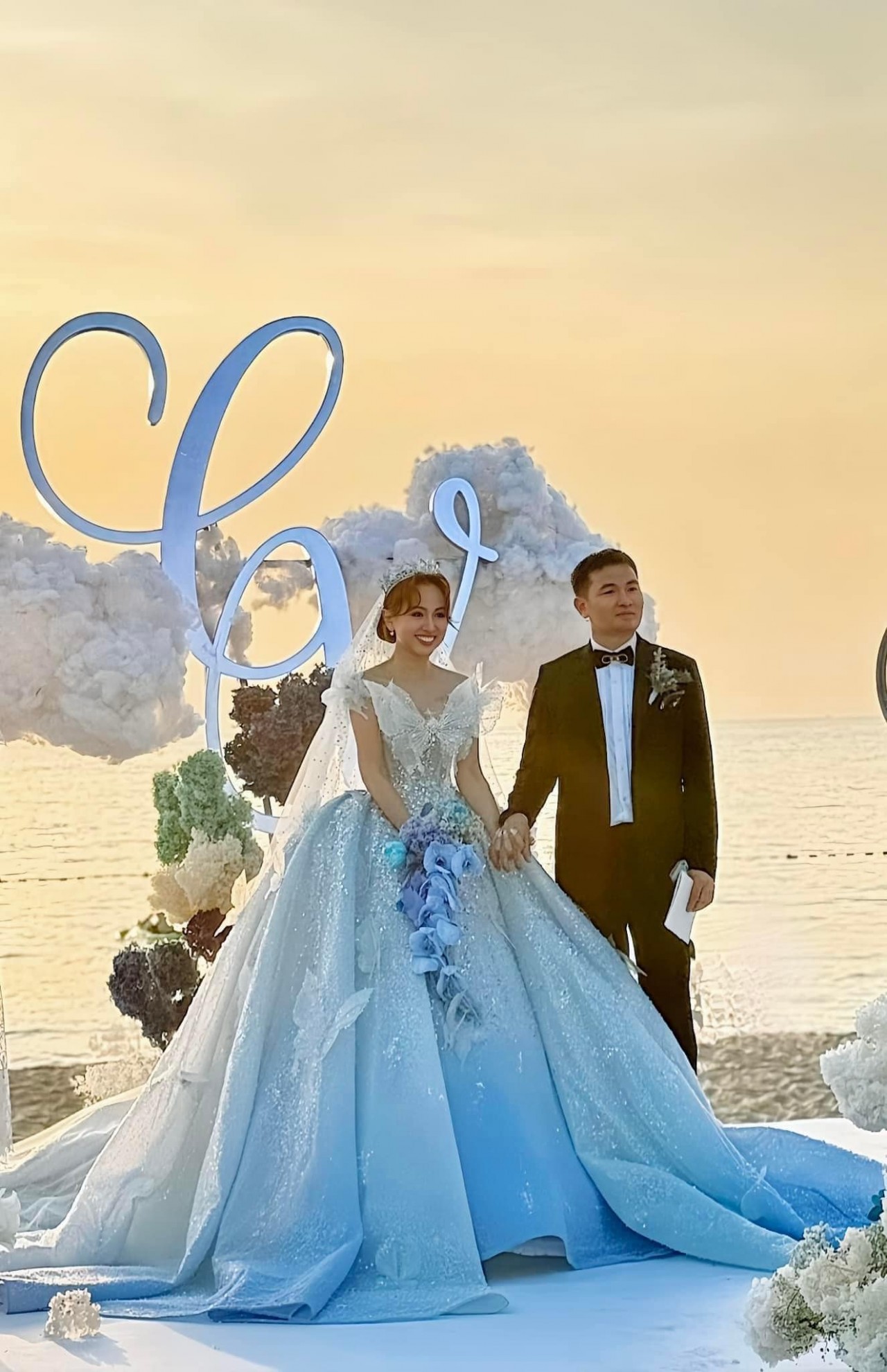 Khoảnh khắc hạnh phúc của Vân hugo