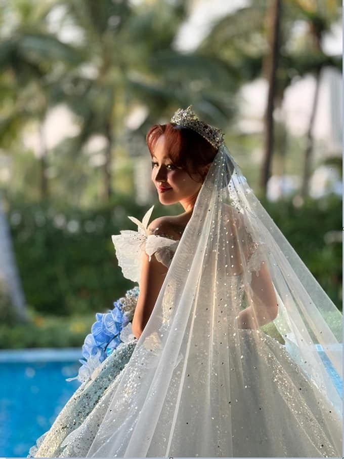 Khoảnh khắc hạnh phúc của Vân hugo