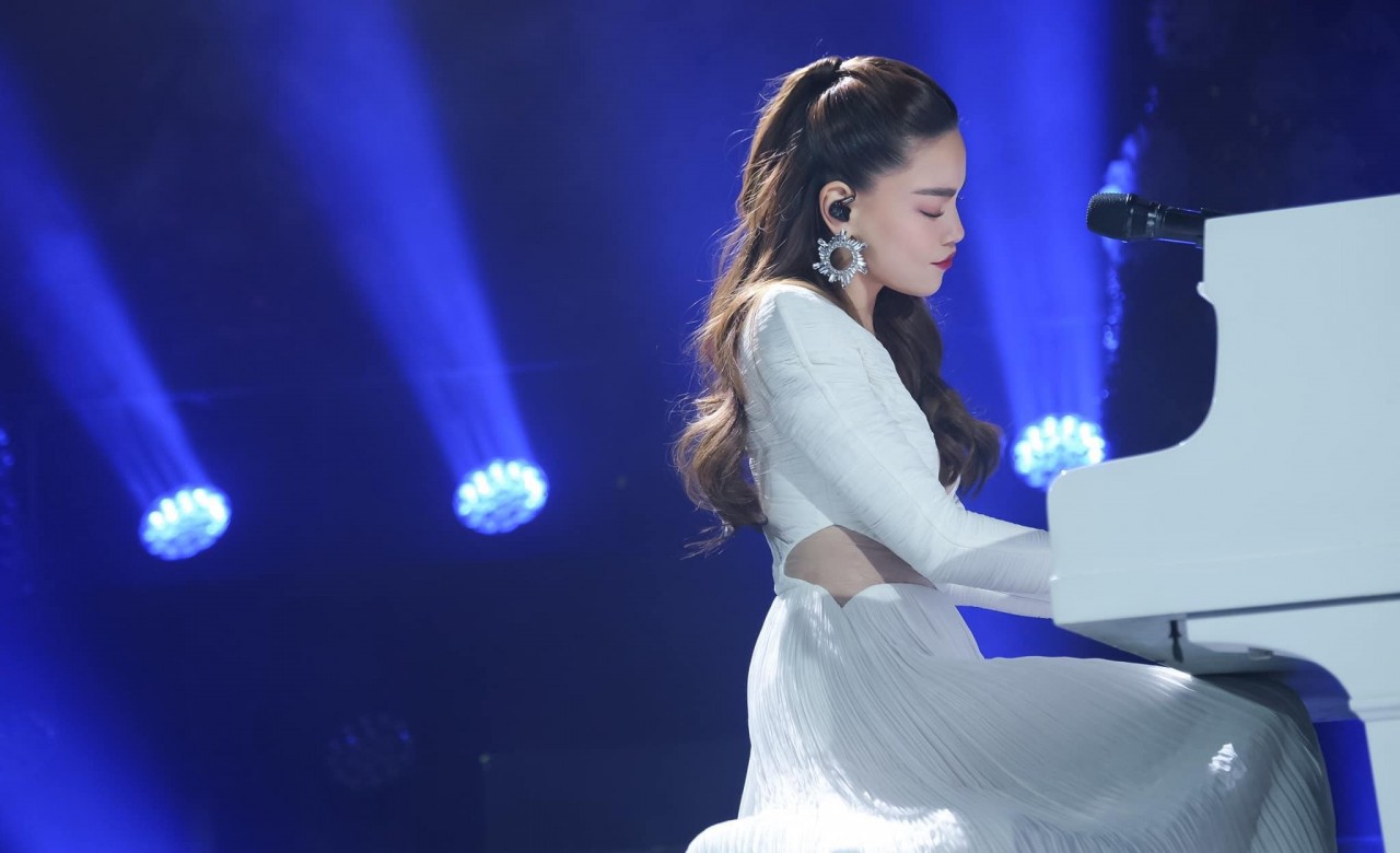 'Nữ hoàng giải trí' Hồ Ngọc Hà