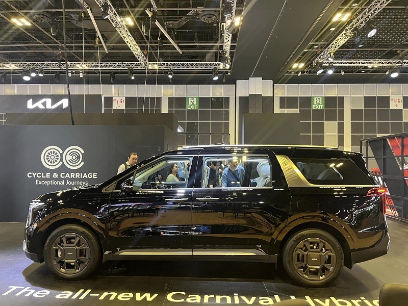 Cận cảnh Kia Carnival 2024 hybrid vừa ra mắt tại Singapore Cận cảnh Kia Carnival 2024 hybrid vừa ra mắt tại Singapore