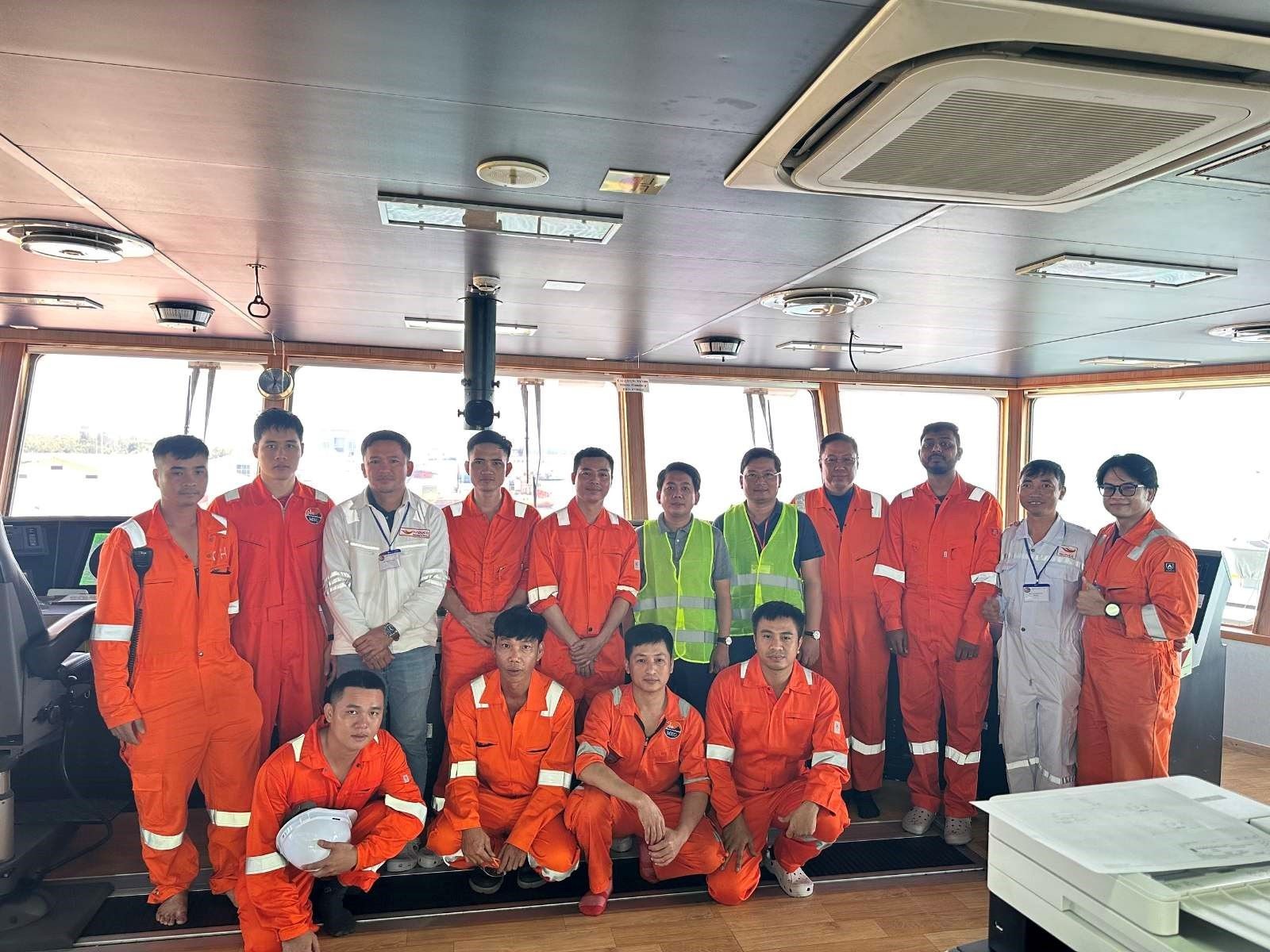 Doanh nghiệp Việt Nam bàn giao 2 tàu dịch vụ dầu khí cho Brunei