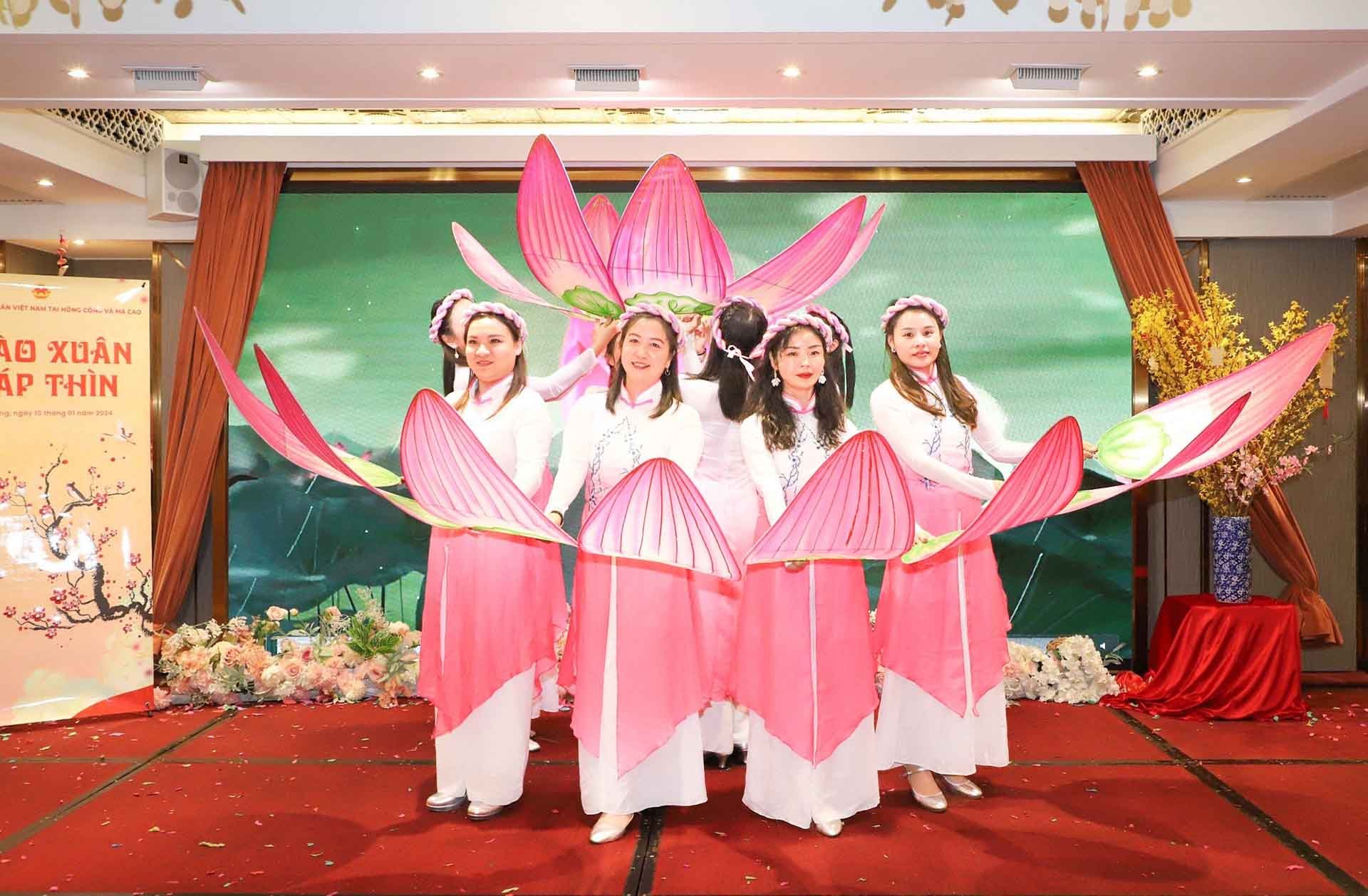 Mang sắc Tết Quê hương tới cộng đồng người Việt tại Hong Kong và Ma Cao