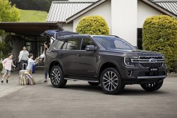 2024 Ford Everest V6 Platinum เตรียมเปิดตัวในประเทศไทย