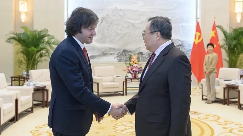 georgia duy tri can bang chien luoc voi eu va trung quoc