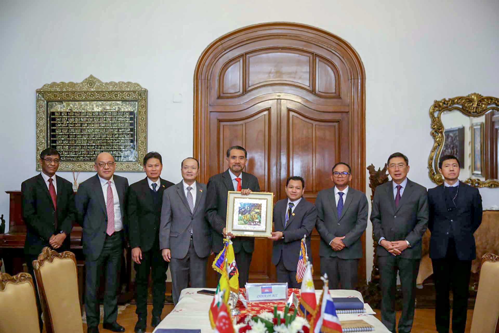 Các đại sứ ASEAN chia tay Đại sứ Malaysia Zamili kết thúc nhiệm kỳ về nước.