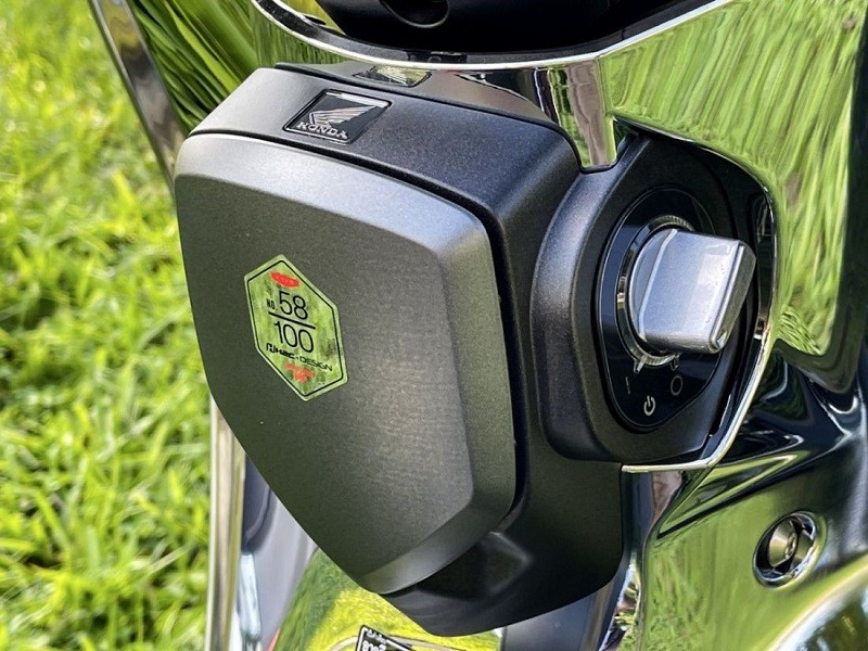 Cận cảnh Honda Super Cub C125 Disney Limited Edition vừa về Việt Nam